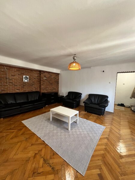 Kogalniceanu-,Facultatea de Drept, 3 camere, 87 mp, amenajat,