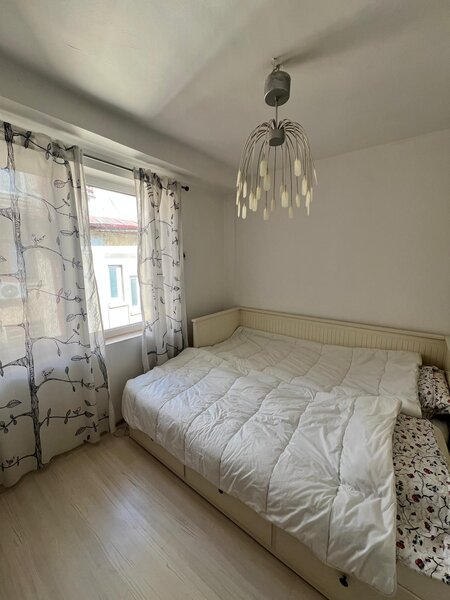 Kogalniceanu-,Facultatea de Drept, 3 camere, 87 mp, amenajat,