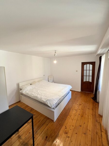 Kogalniceanu-,Facultatea de Drept, 3 camere, 87 mp, amenajat,